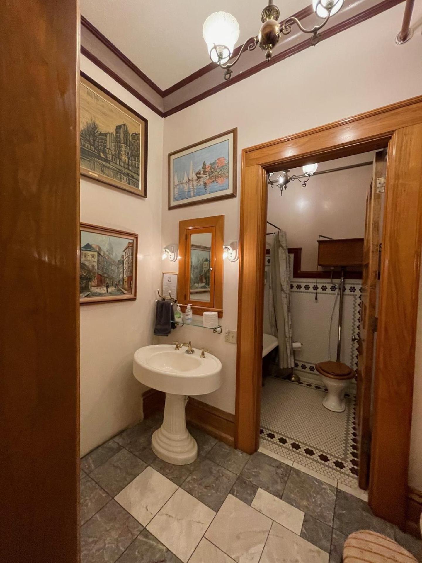 Bed & Breakfast Henderson Castle Kalamazoo
