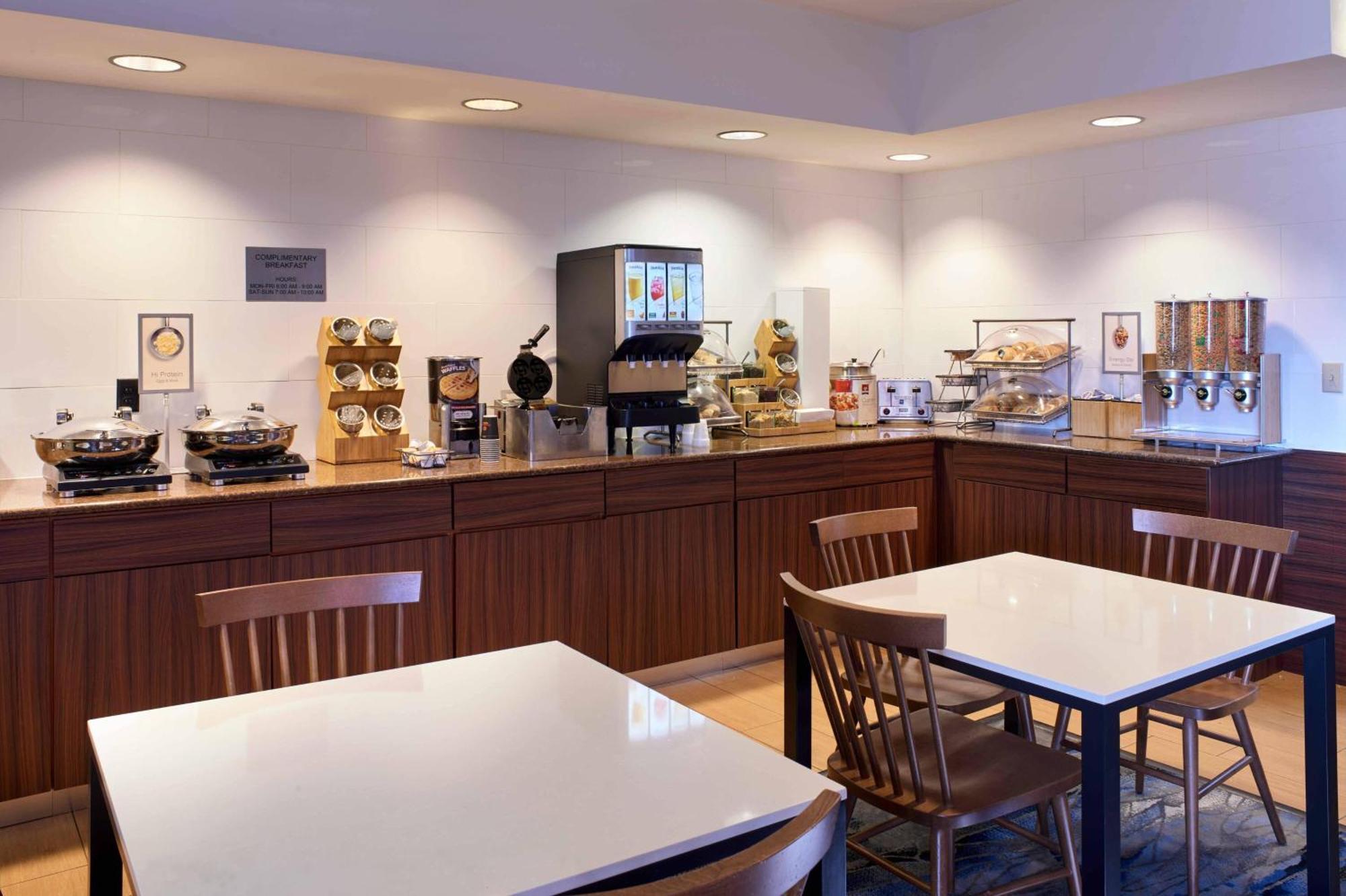 Fairfield By Marriott West Hotel 3*