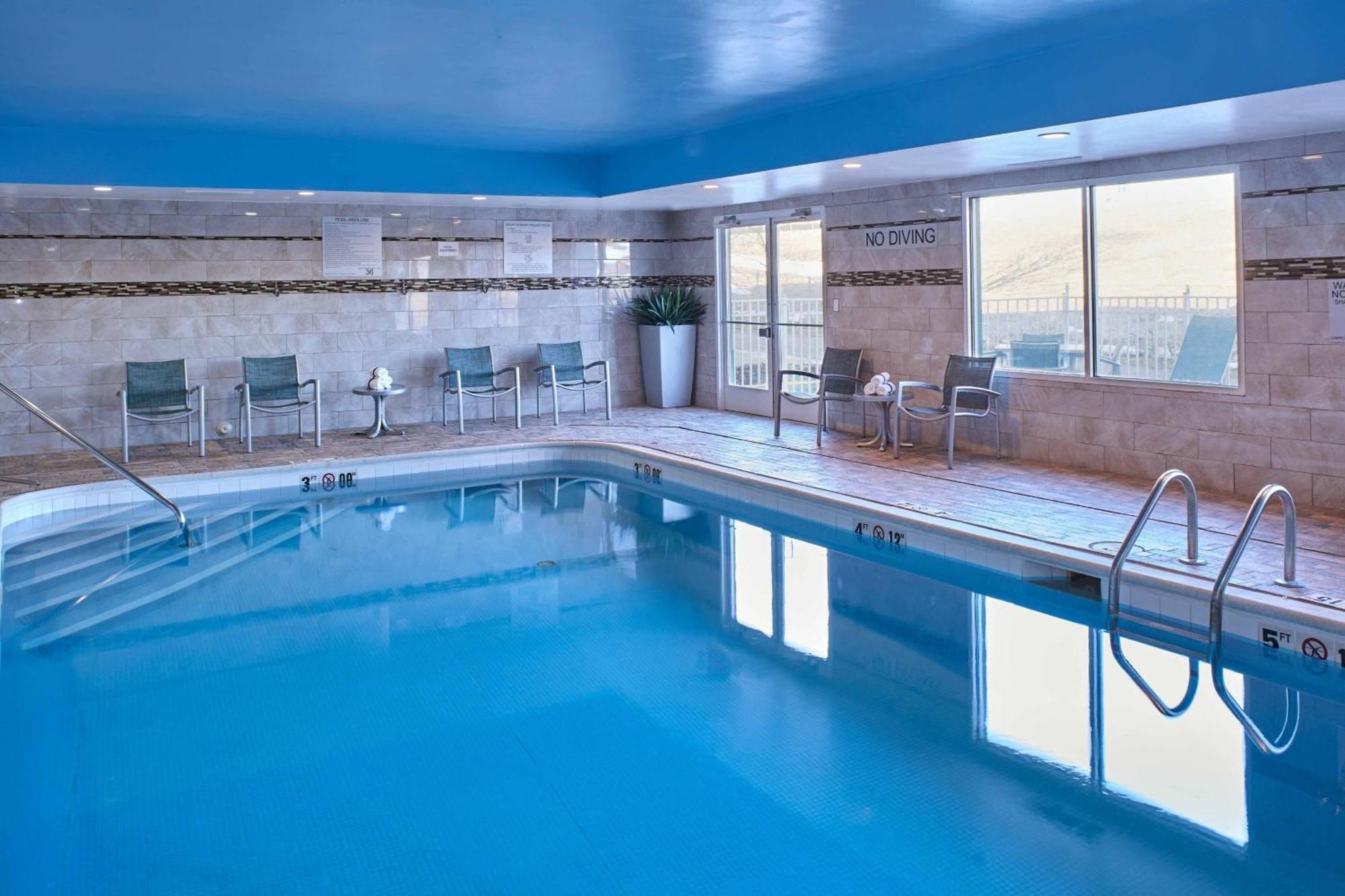 Fairfield By Marriott West Hotel