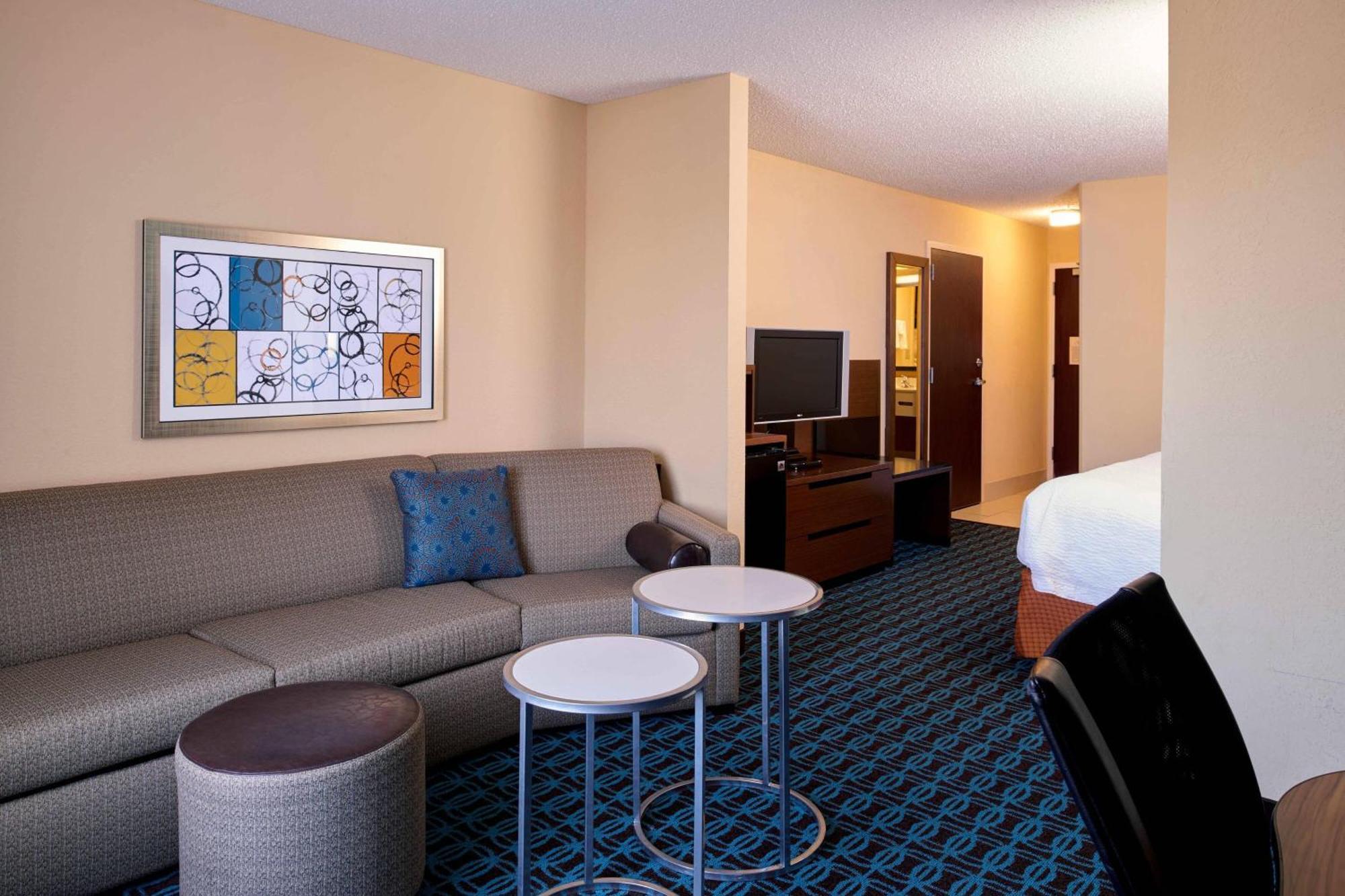 Hotel Fairfield By Marriott West 3*
