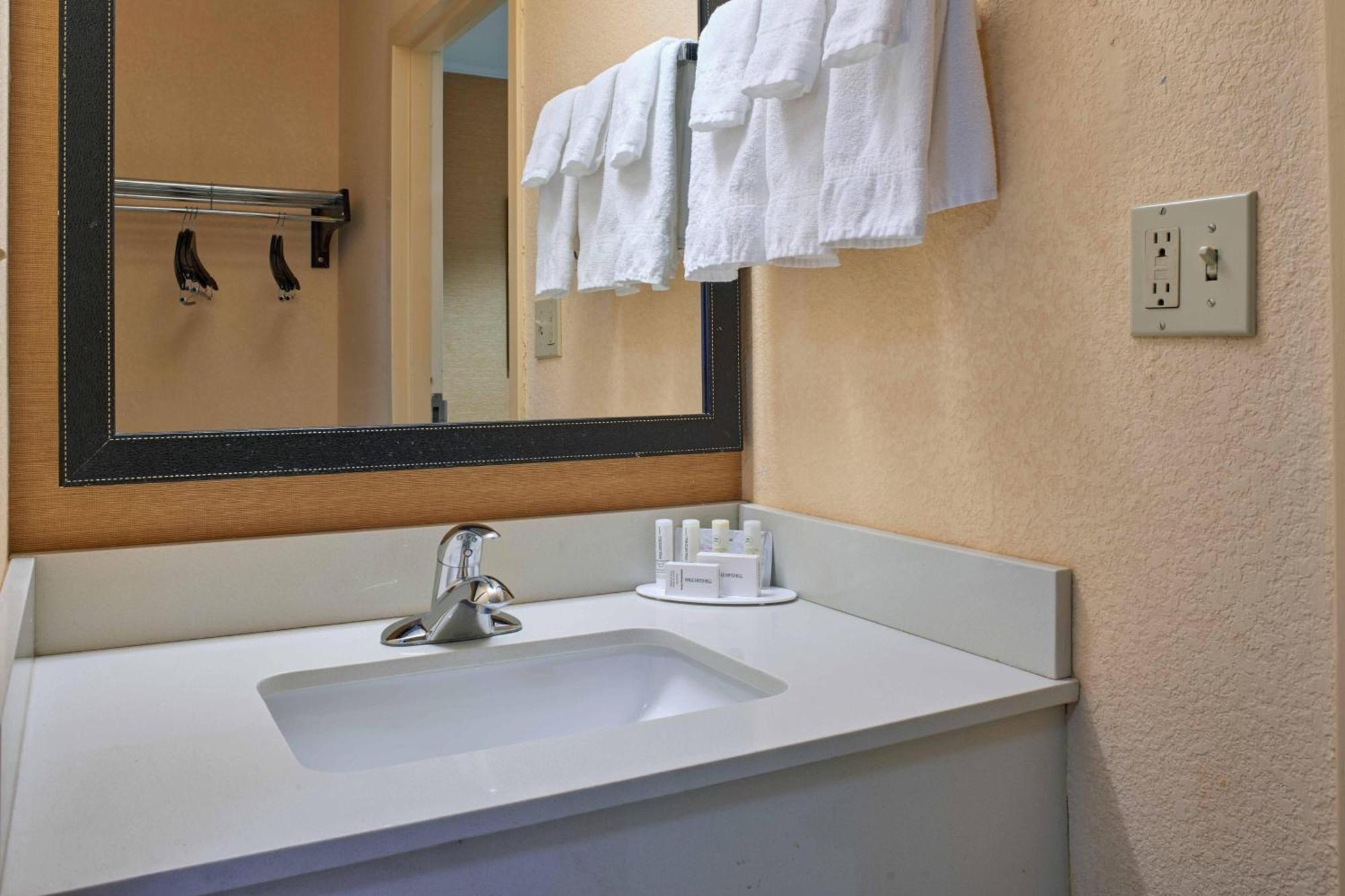 Fairfield By Marriott West Hotel Kalamazoo