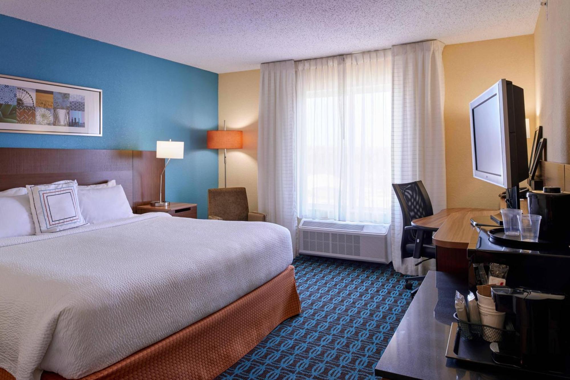 Fairfield By Marriott West 3*