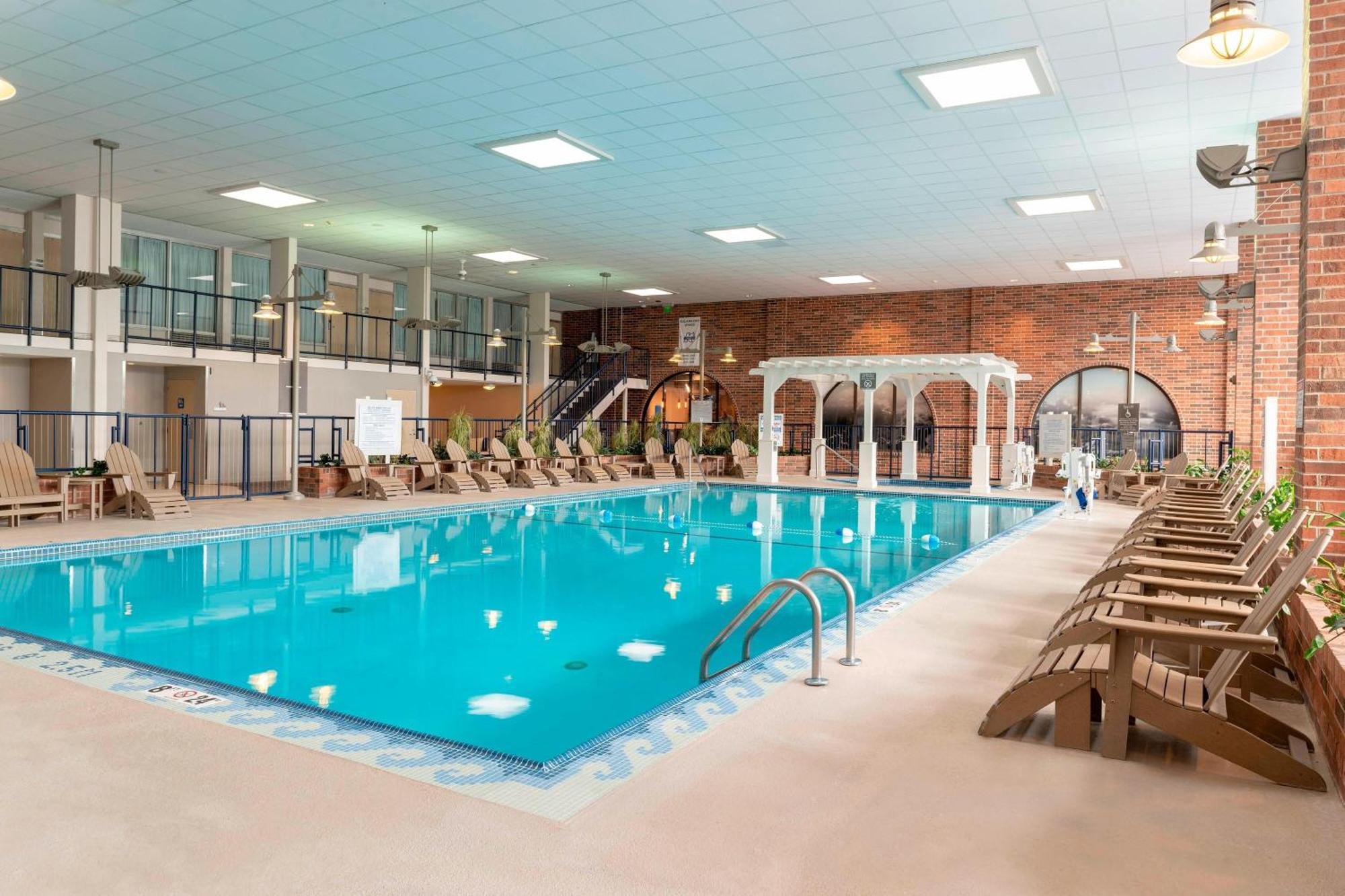 Delta By Marriott Conference Center Hotel 3*