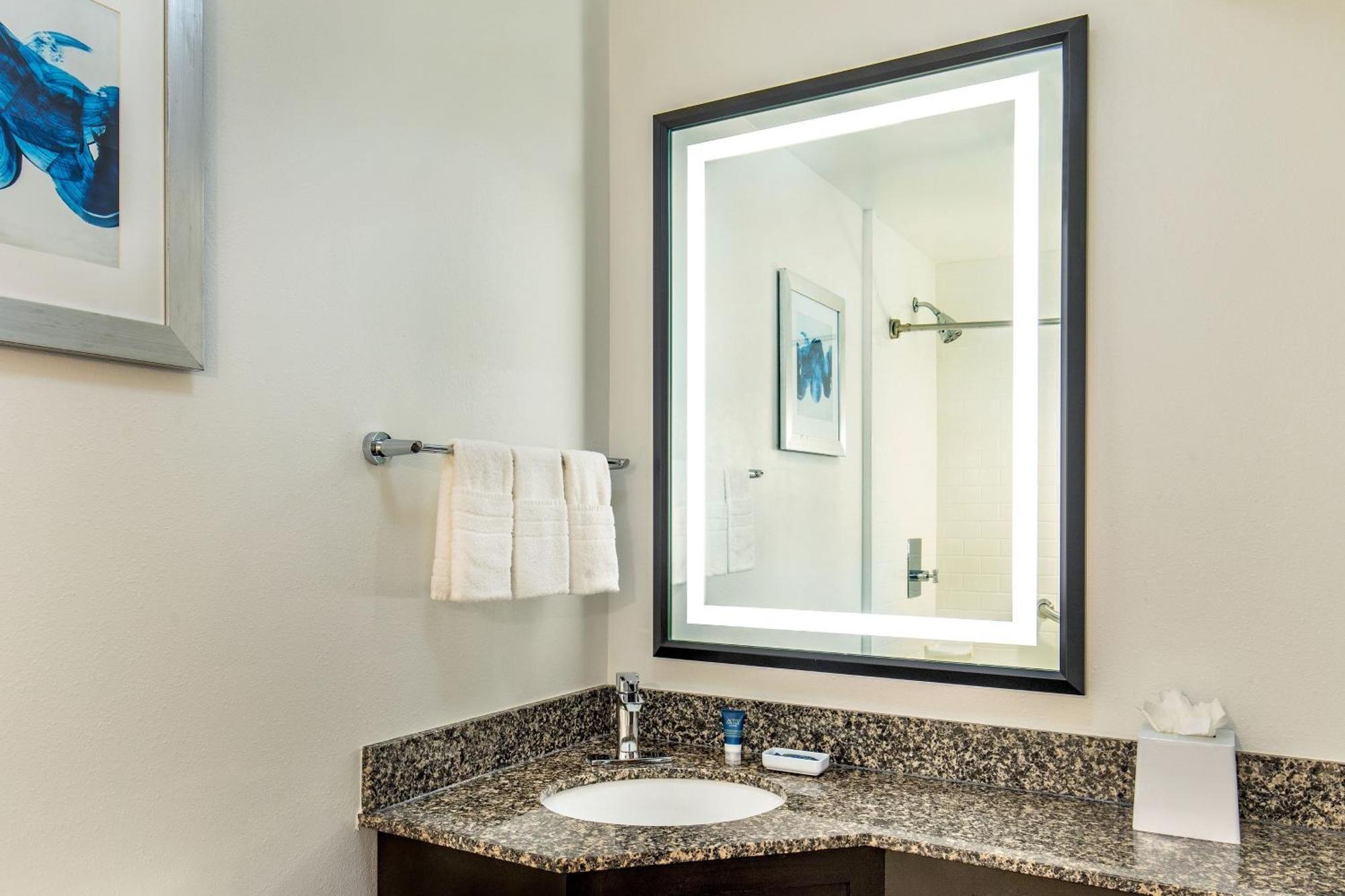 Four Points By Sheraton Hotel 3*