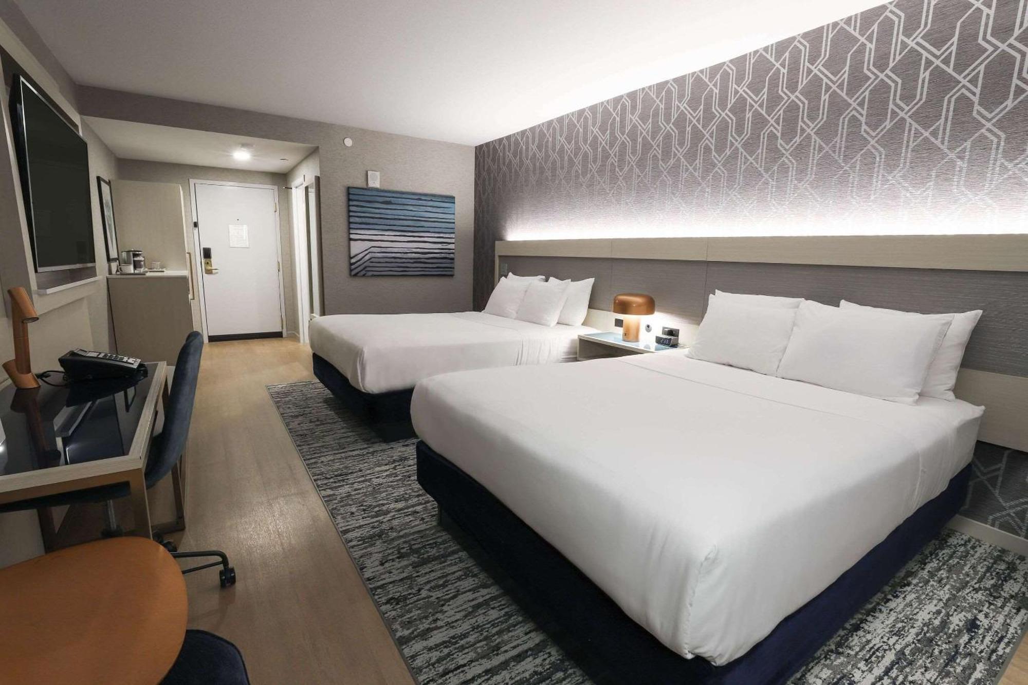 Radisson Plaza And Hotel 4*