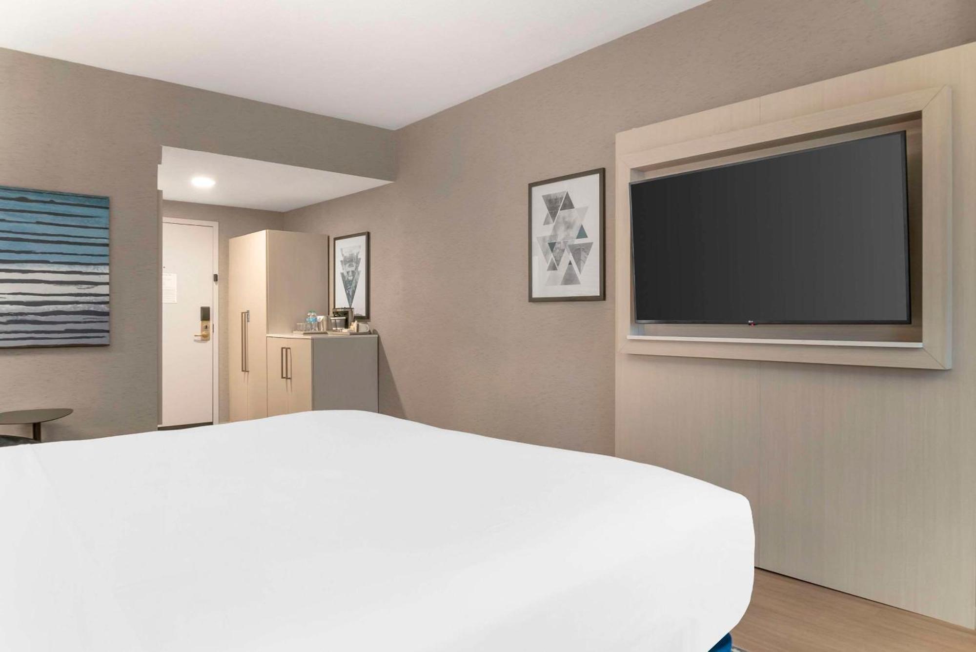 Radisson Plaza And 4* Kalamazoo