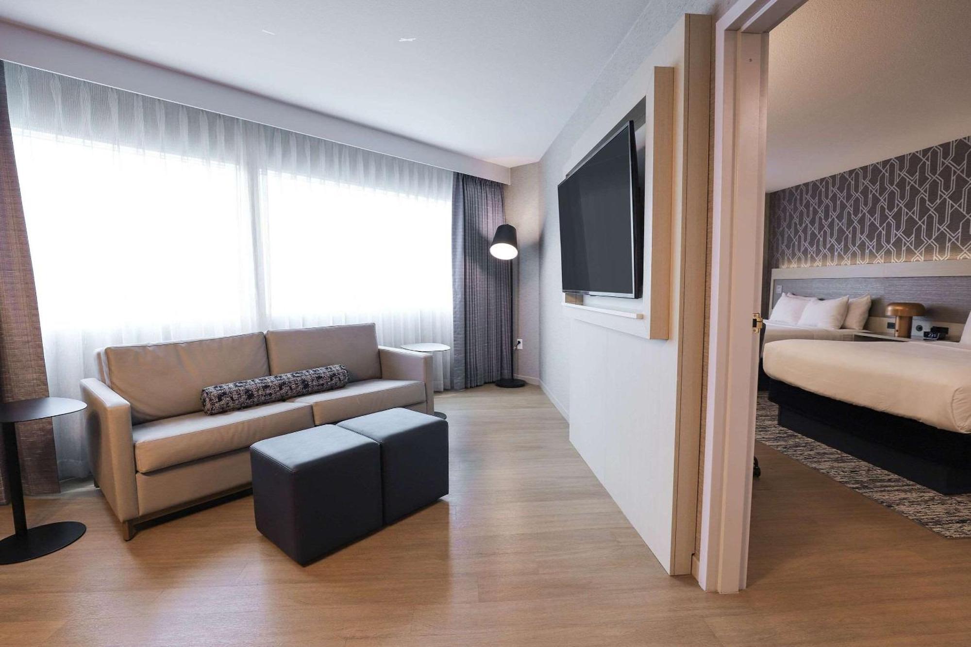 Radisson Plaza And