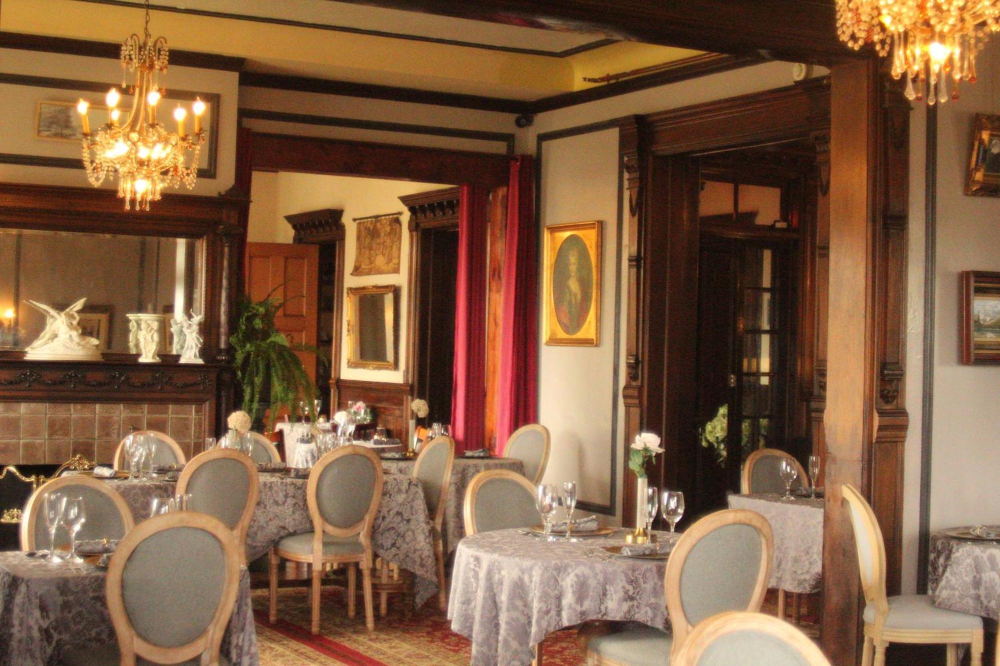 Bed & Breakfast Henderson Castle Kalamazoo