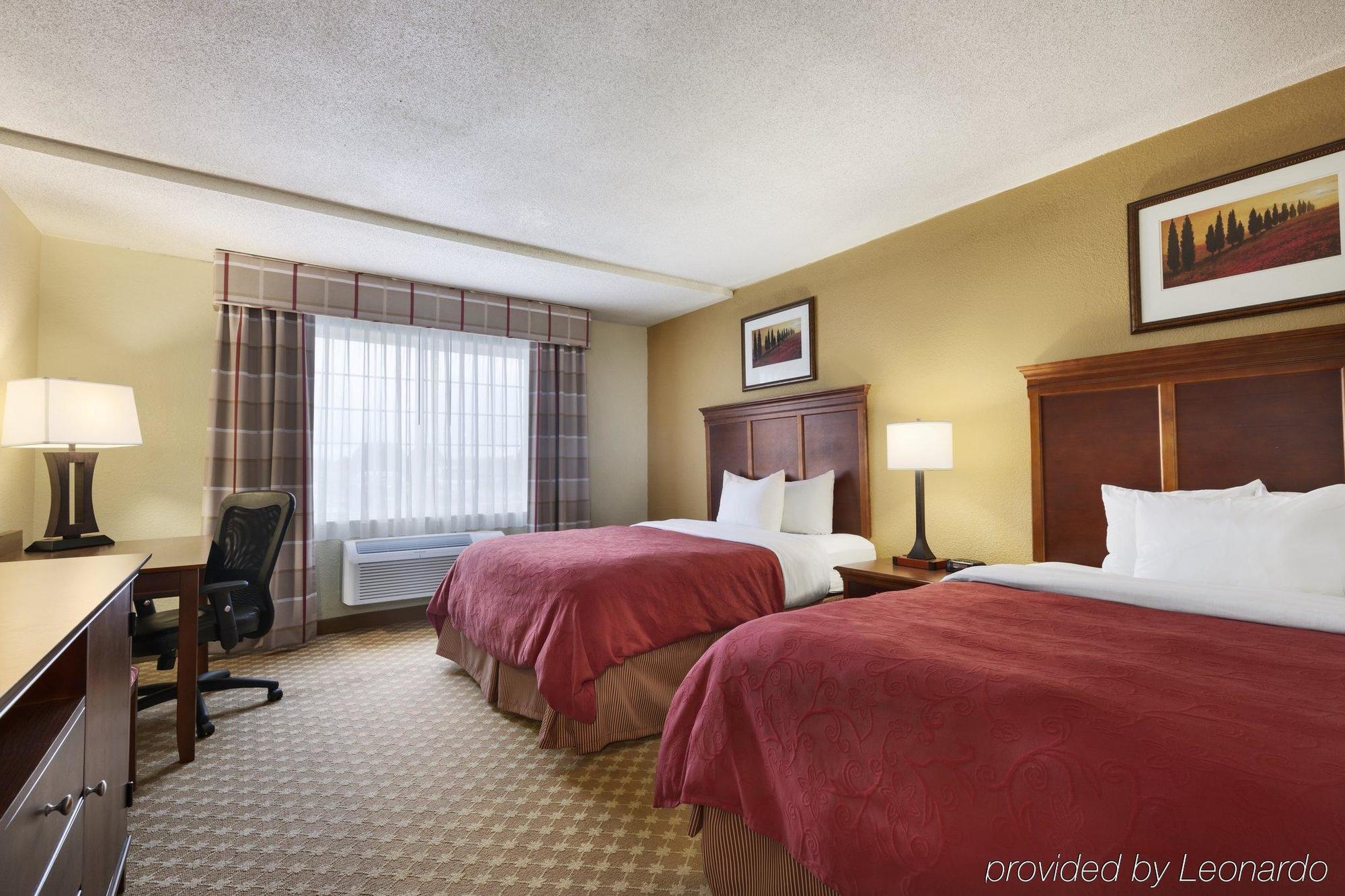 Hotel Country & By Radisson, Kalamazoo, Mi