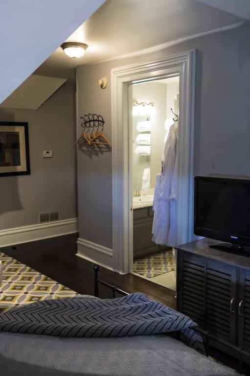 Bed & Breakfast House Kalamazoo