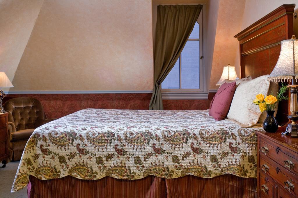 House 5* Kalamazoo