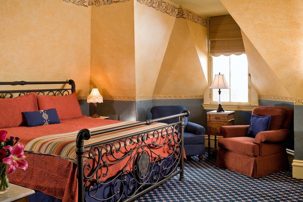 Bed & Breakfast House