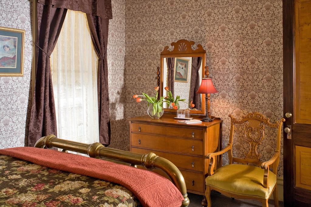 Bed & Breakfast House Kalamazoo