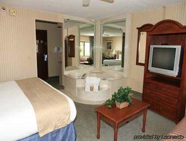 Baymont By Wyndham West