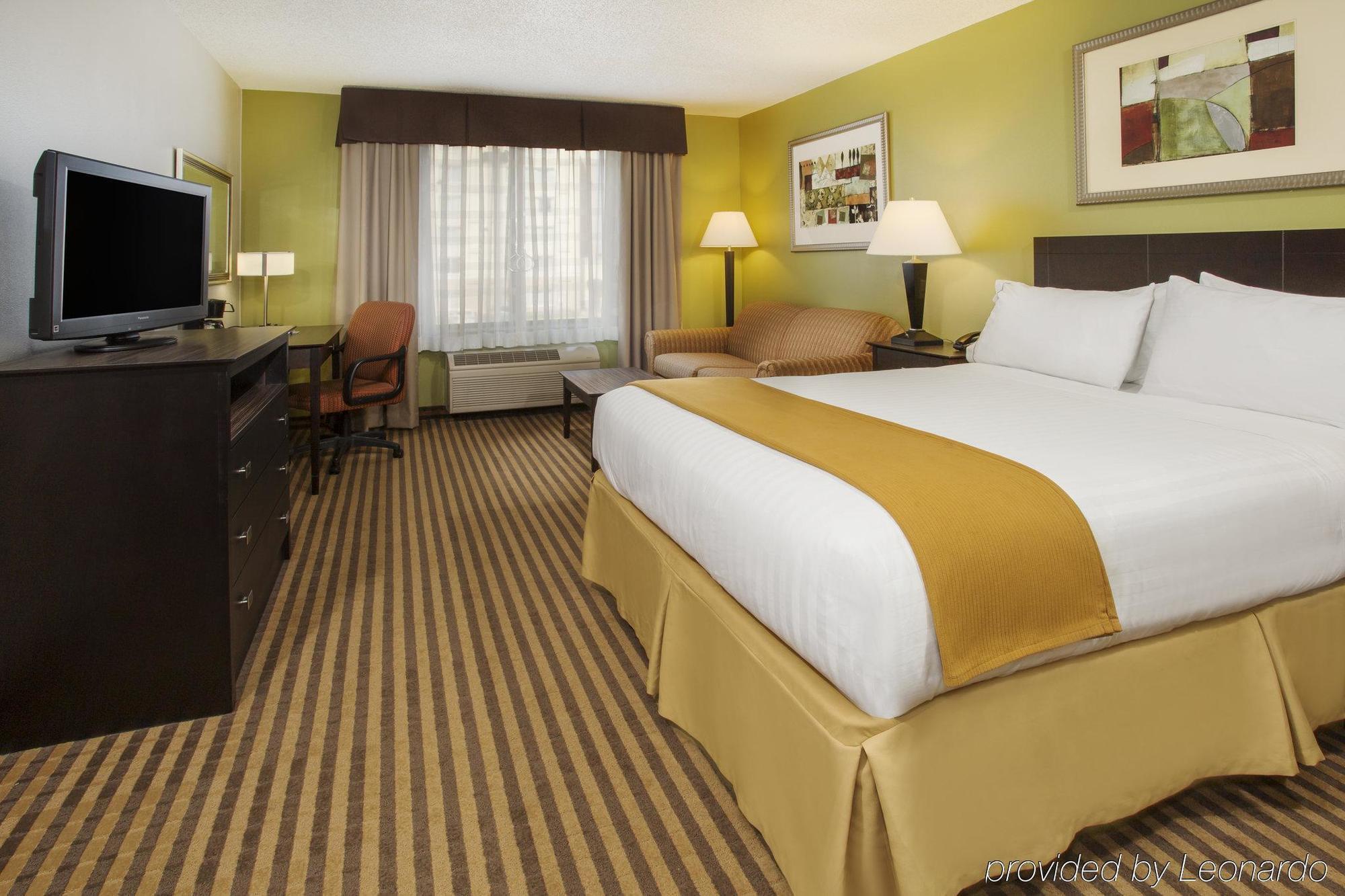 Express & Kalamazoo, An Ihg 2* Kalamazoo