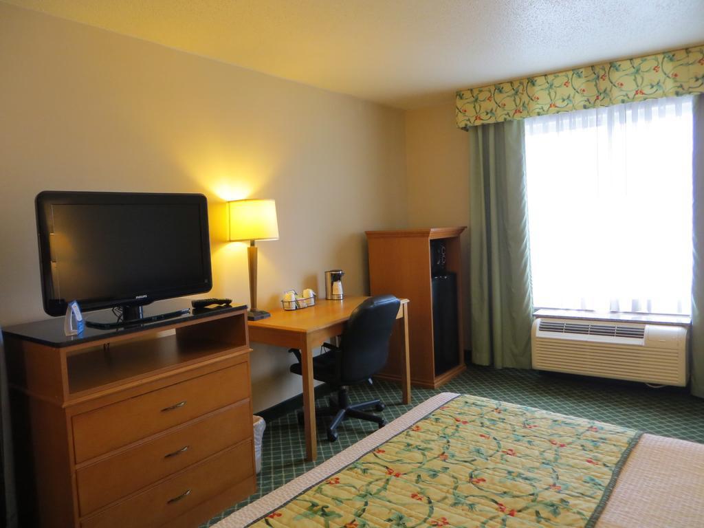Hotel Baymont By Wyndham East Kalamazoo