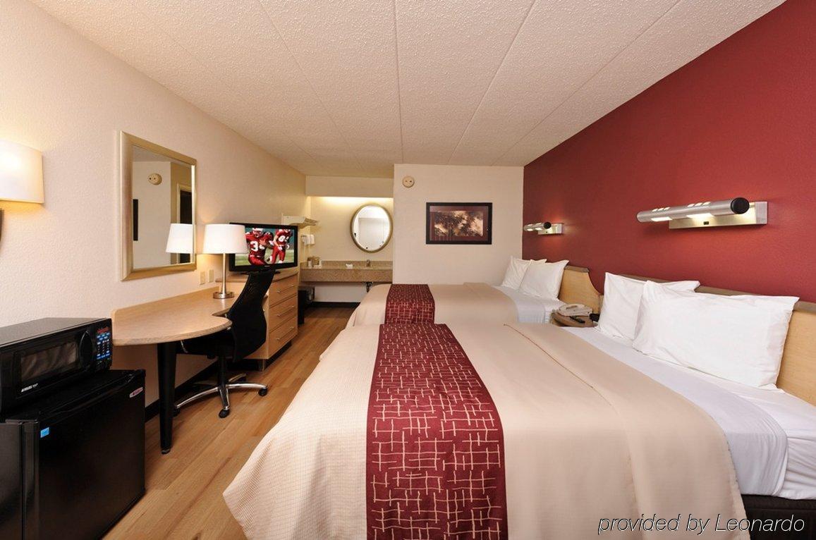 Red Roof West - Western Michigan U Motel 2*