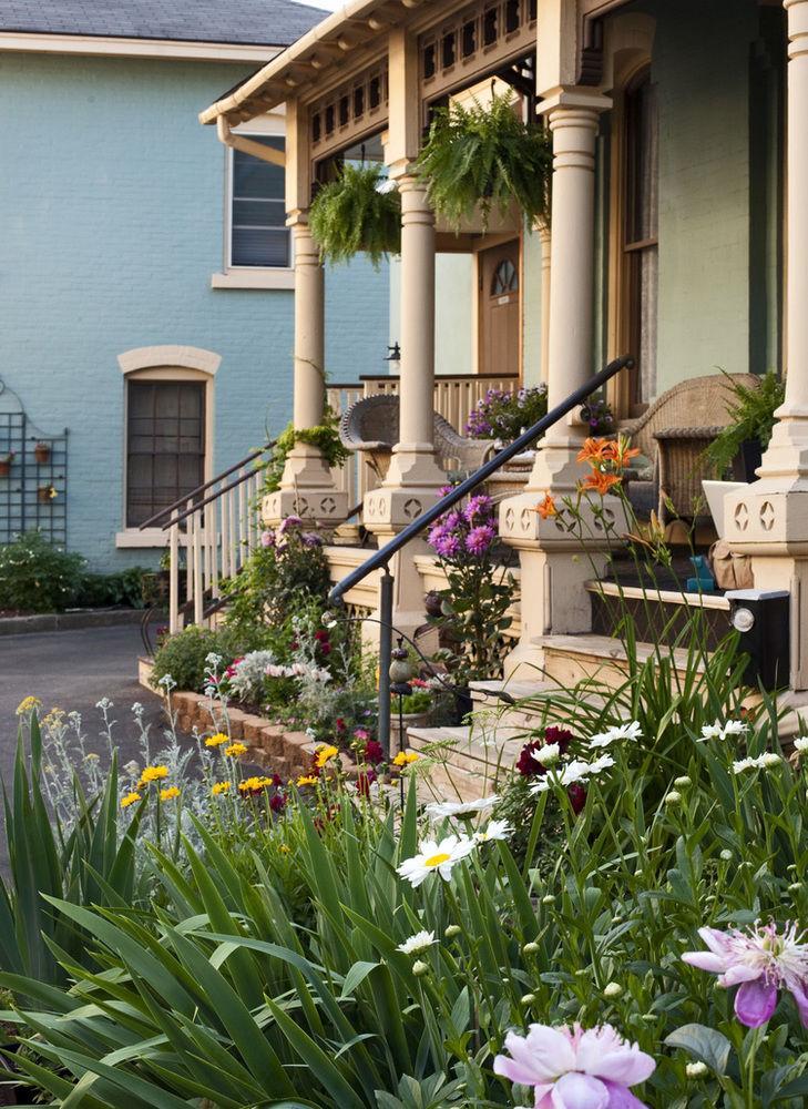 Bed & Breakfast House