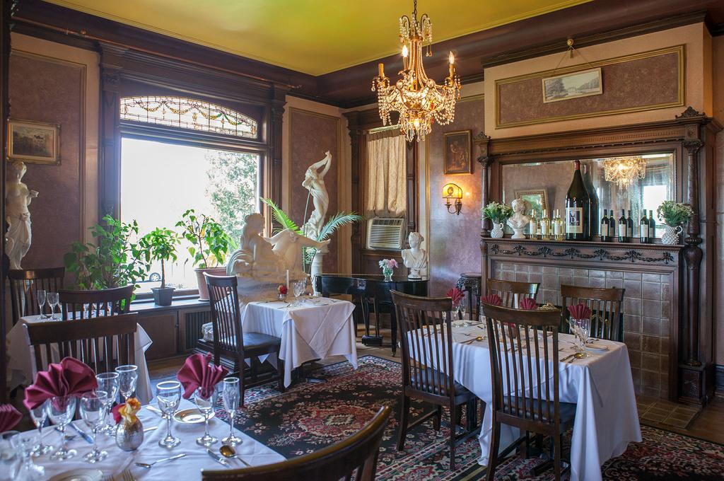 Bed & Breakfast Henderson Castle Kalamazoo
