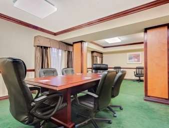 Baymont By Wyndham East Hotel 3*