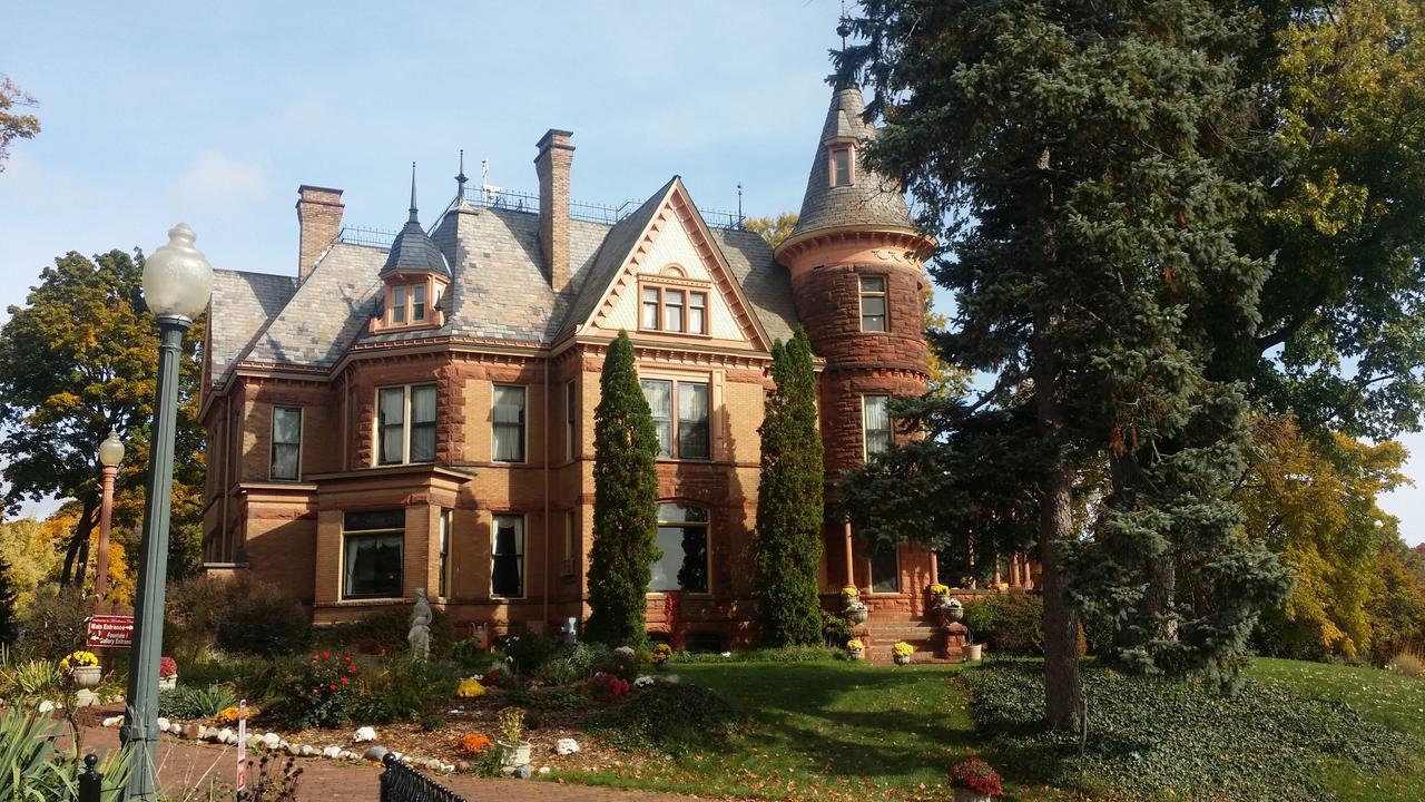 Bed & Breakfast Henderson Castle Kalamazoo