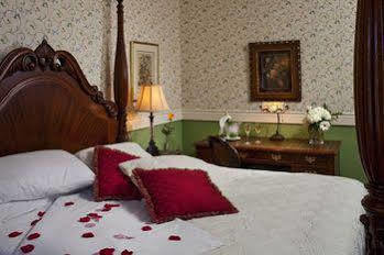 Bed & Breakfast House