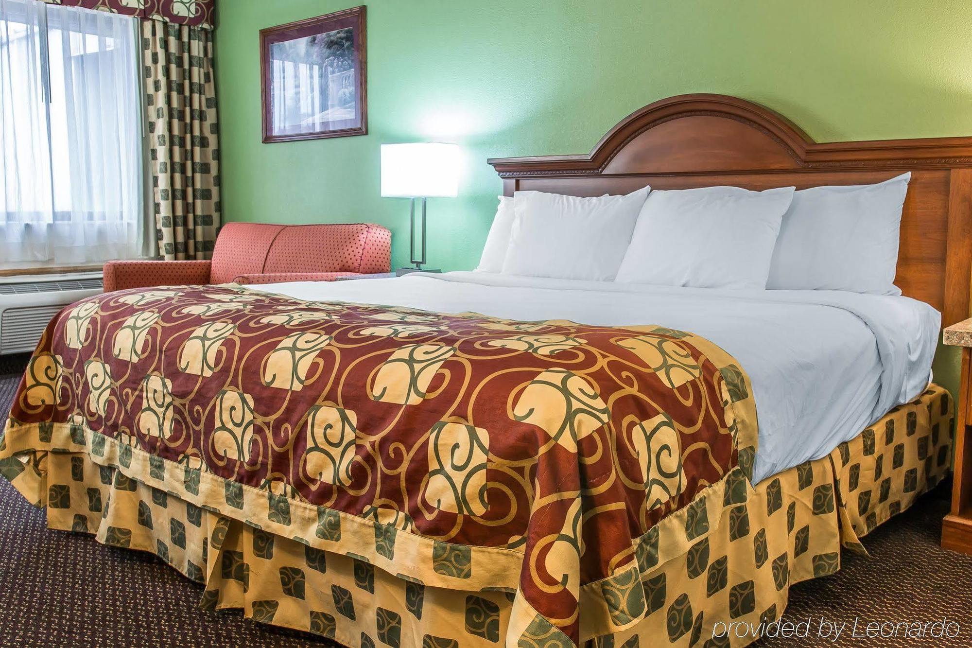 Clarion Inn