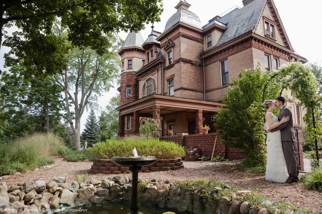 Henderson Castle
