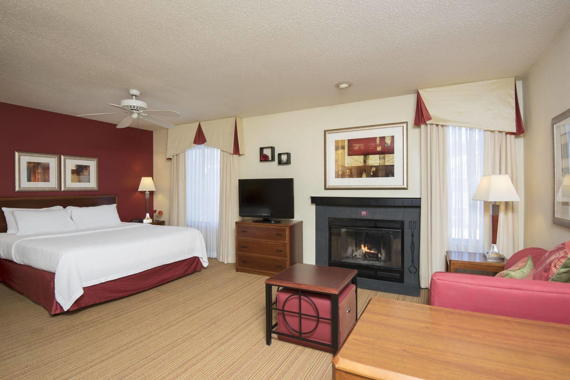 Hotel East 3*