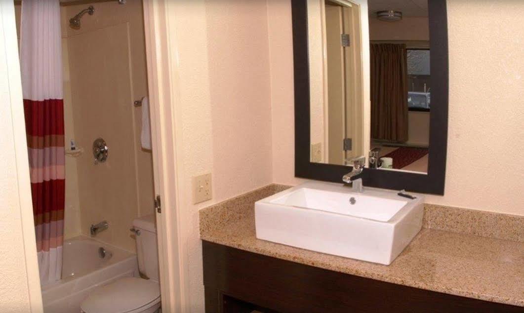 Inn Red Roof East - Expo Center 2*