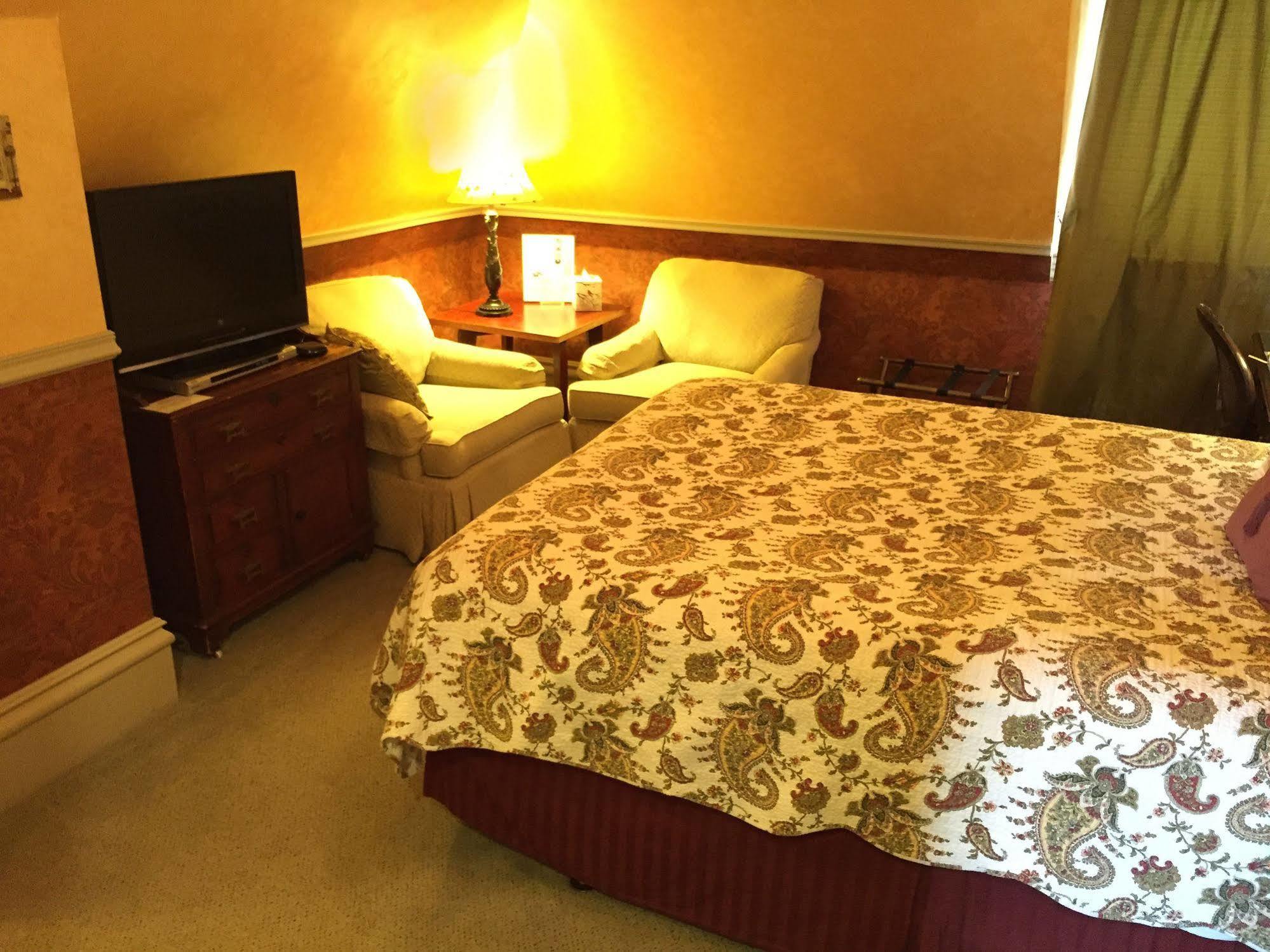House Bed & Breakfast
