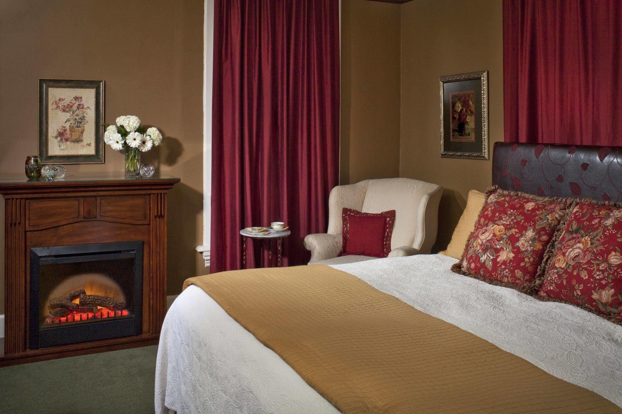 House 5* Kalamazoo