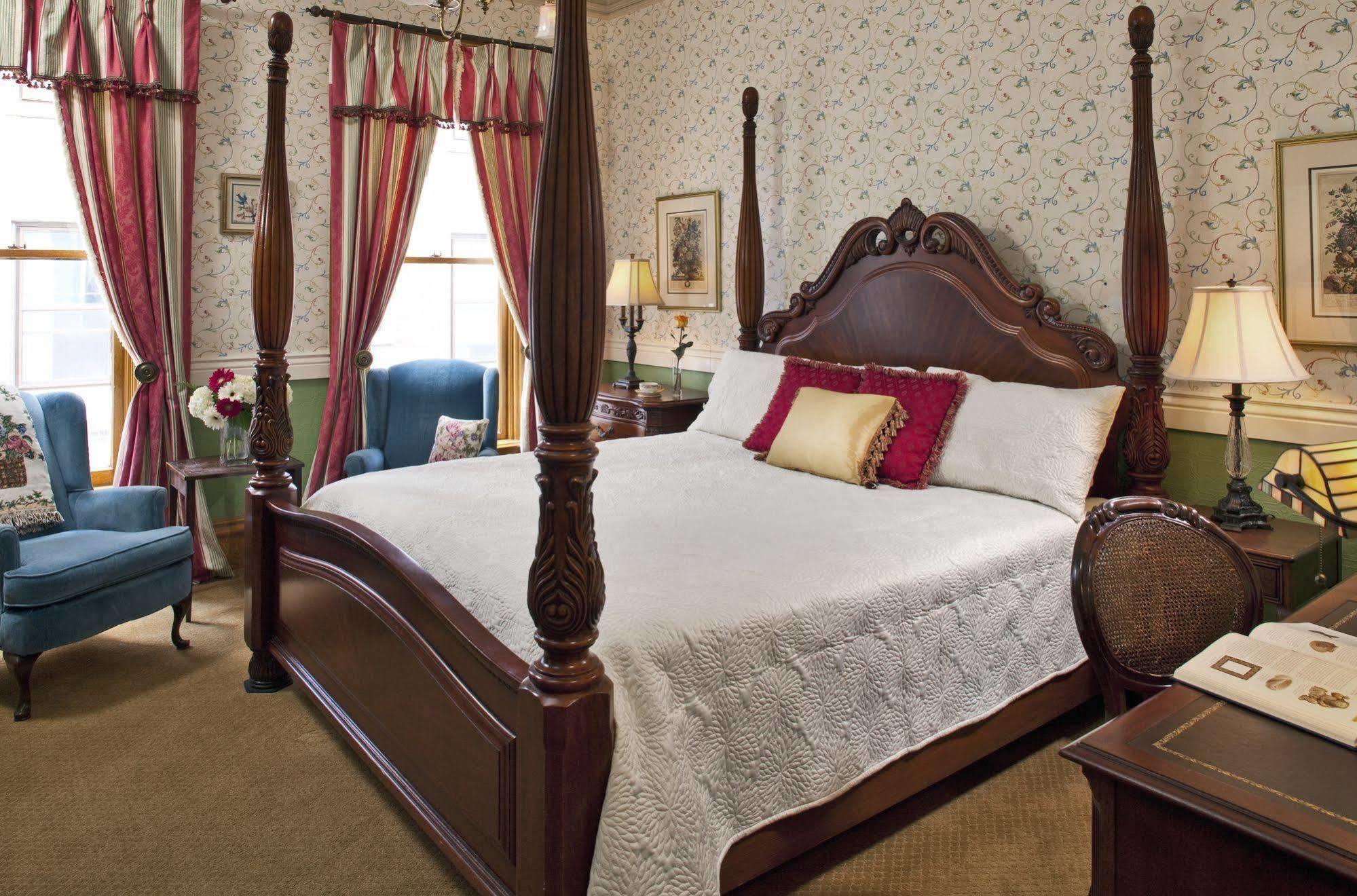 Bed & Breakfast House