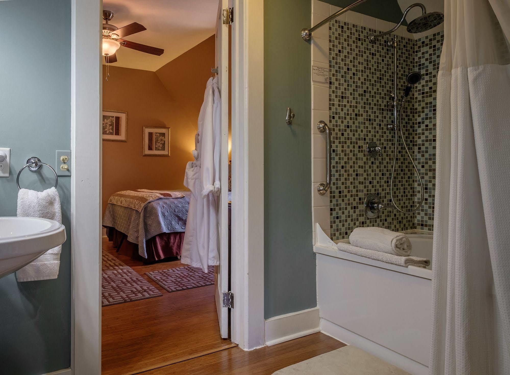 Bed & Breakfast House