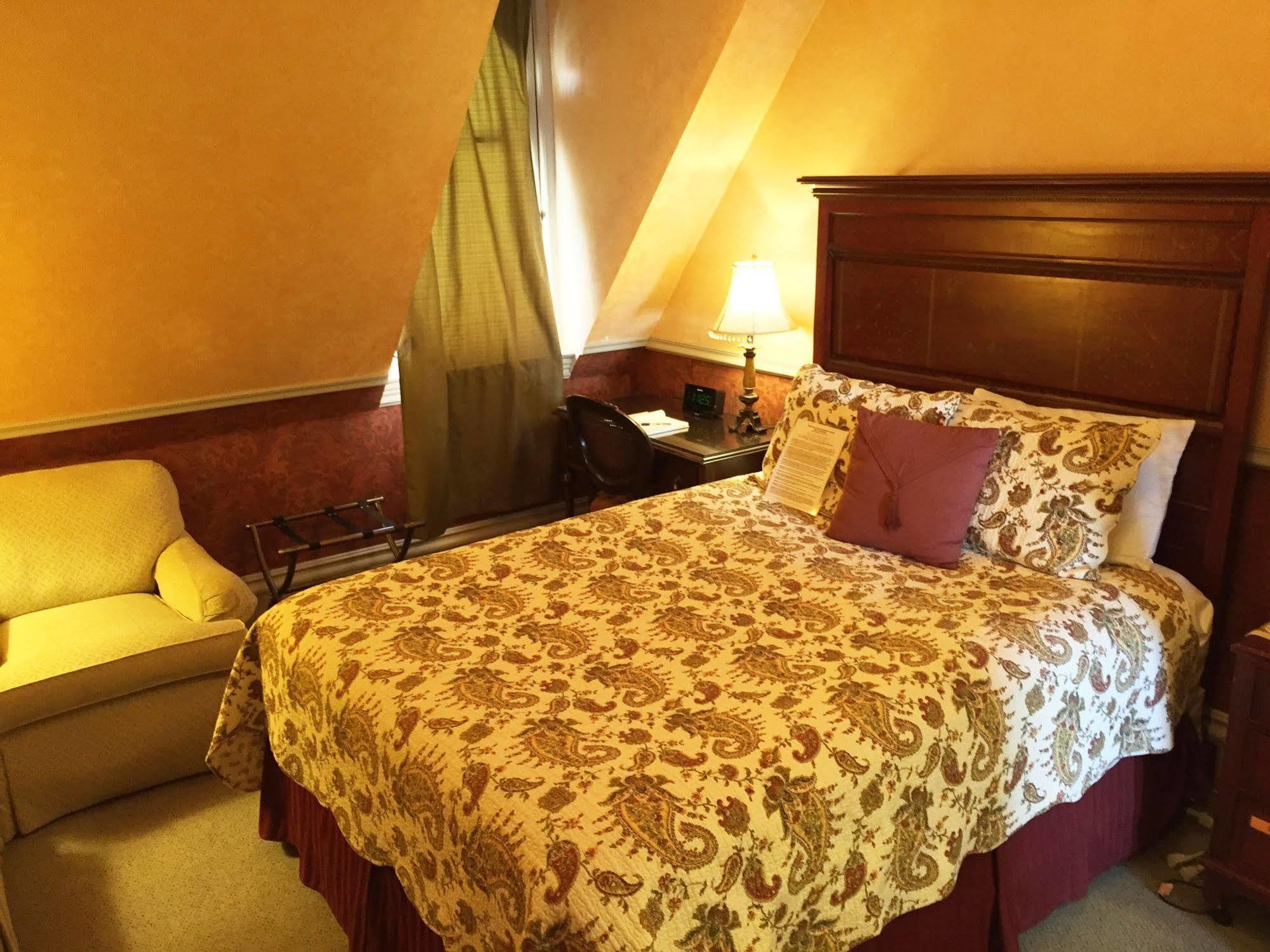 House Bed & Breakfast