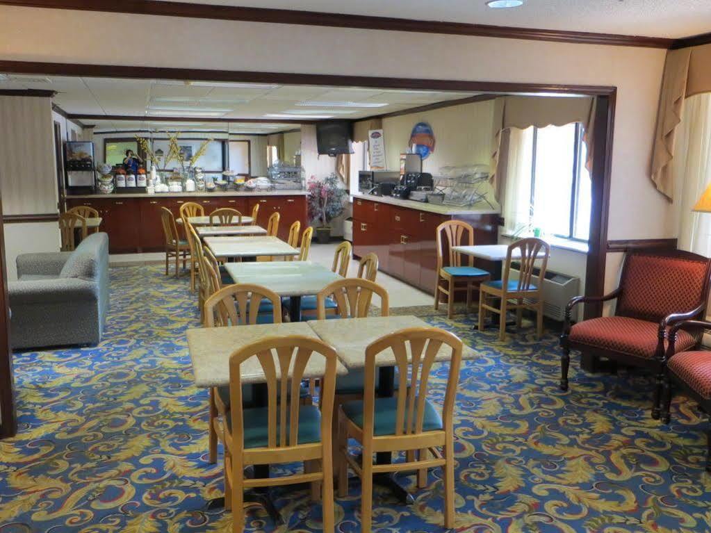 Baymont By Wyndham West Hotel 3*