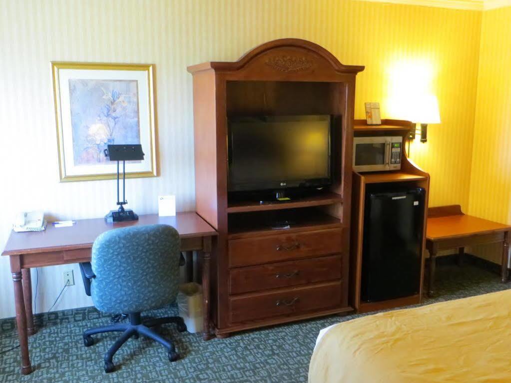 Hotel Baymont By Wyndham West 3*