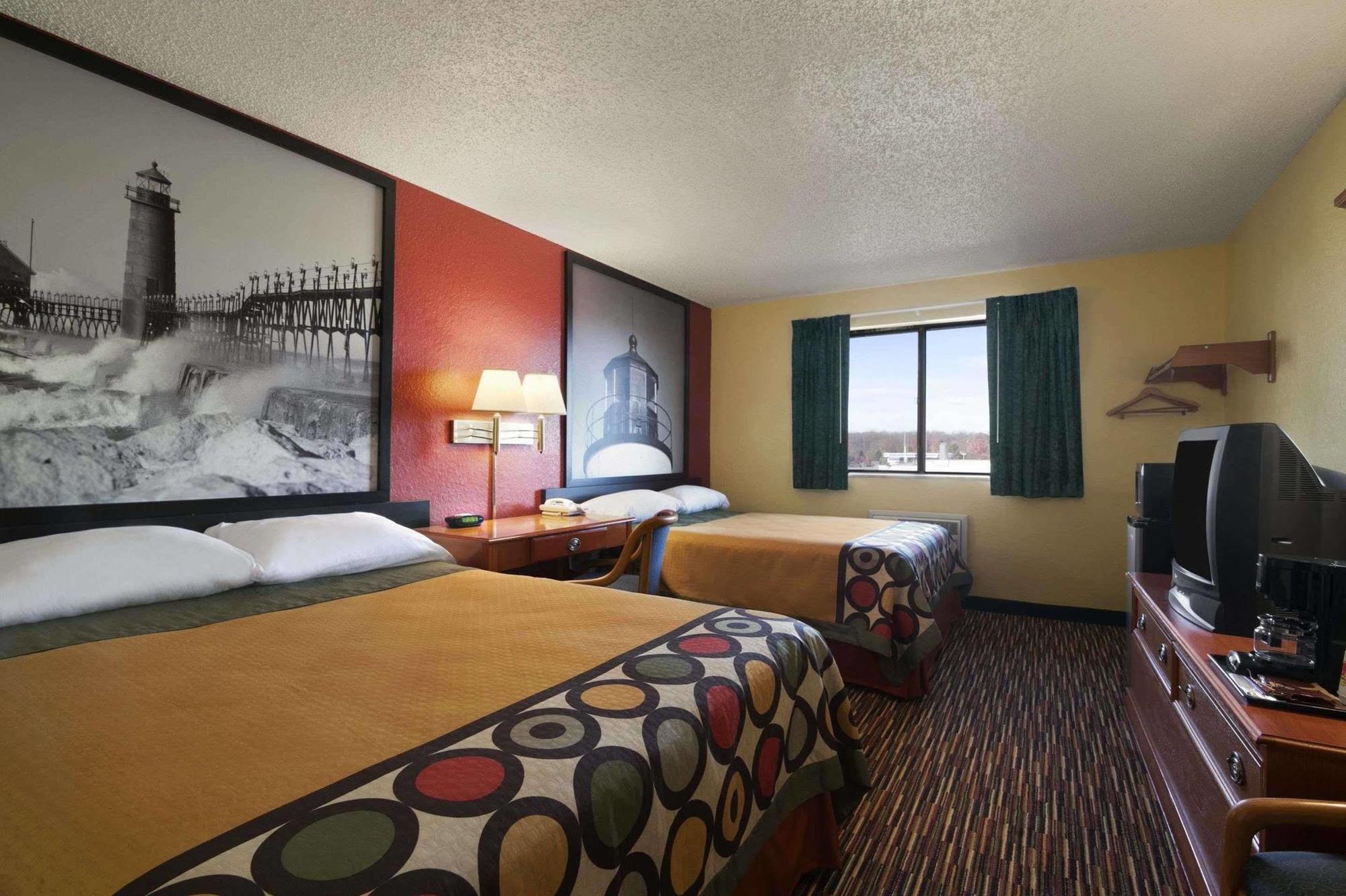 Super 8 By Wyndham Kalamazoo