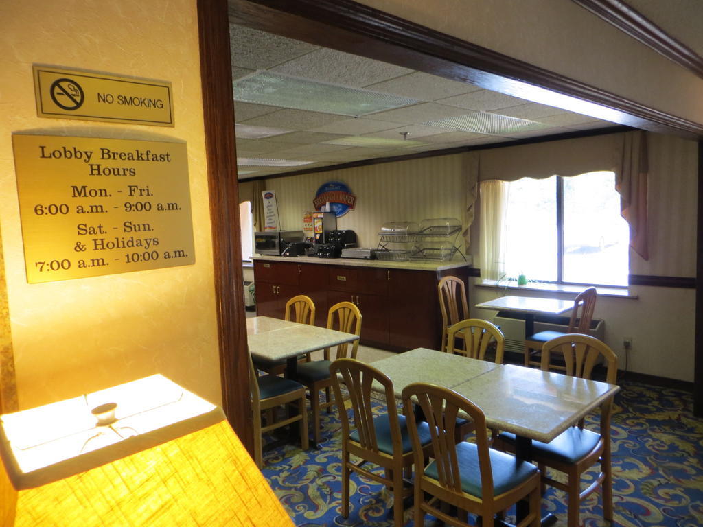 Hotel Baymont By Wyndham West