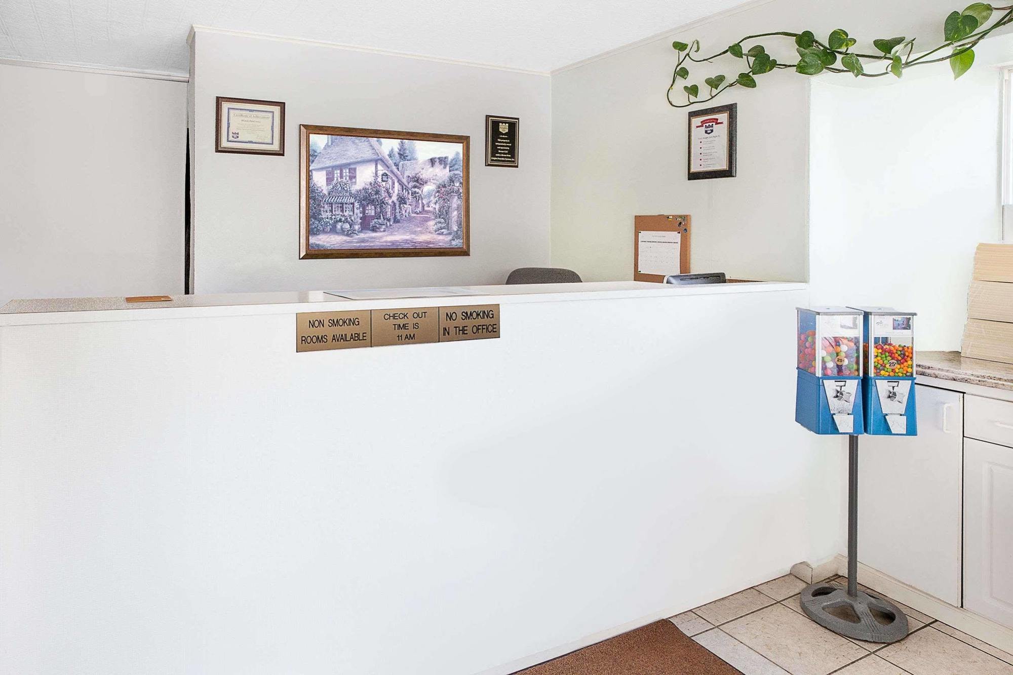 Knights Motel *