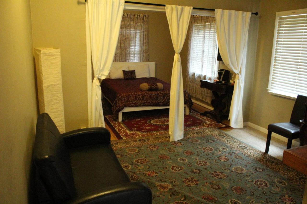 Henderson Castle Bed & Breakfast Kalamazoo