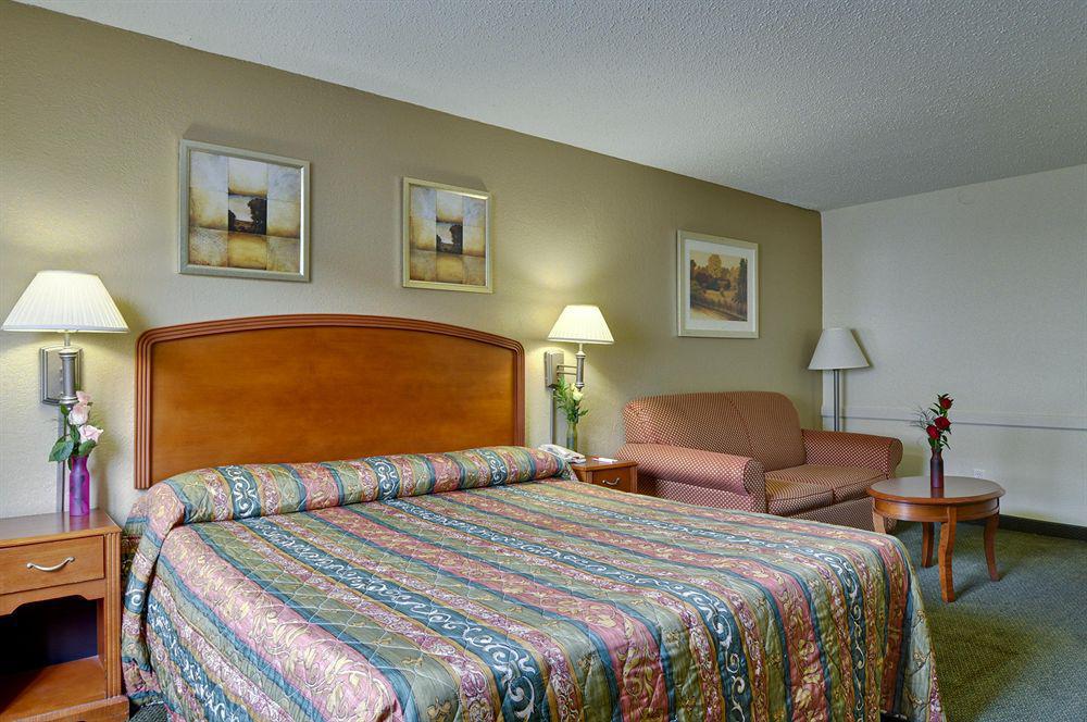 Lodge Econo *