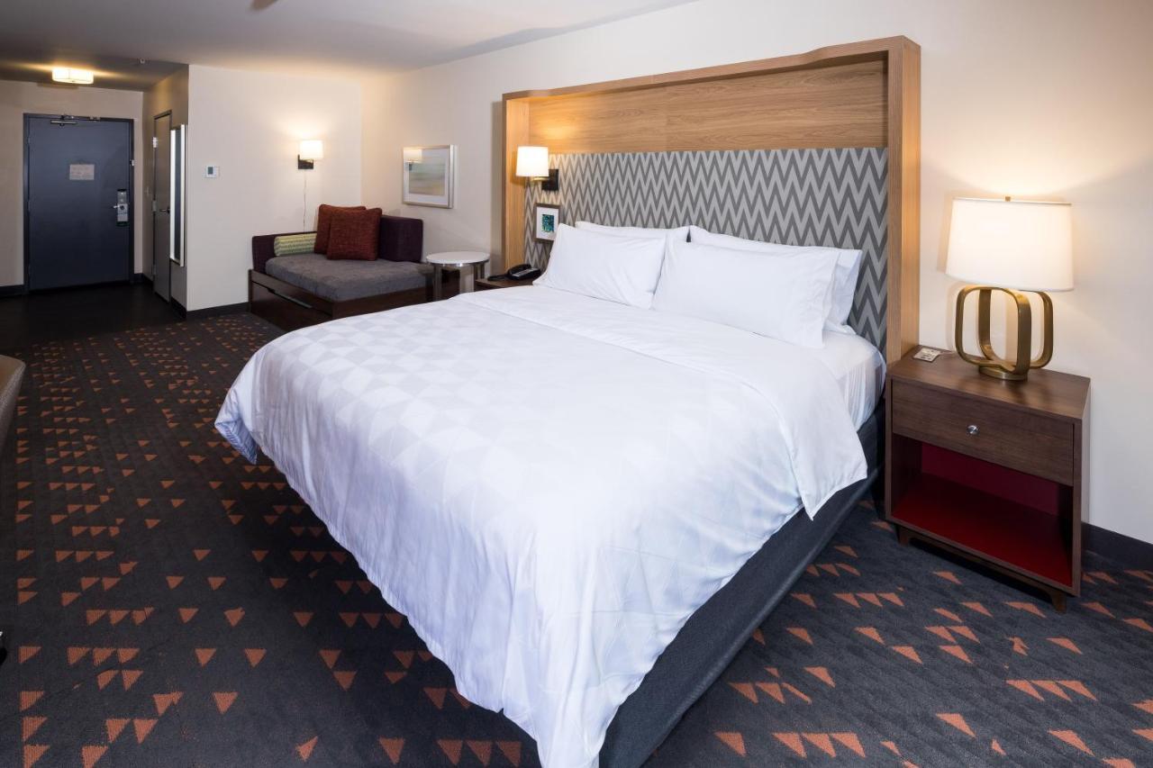- West By Ihg Hotel