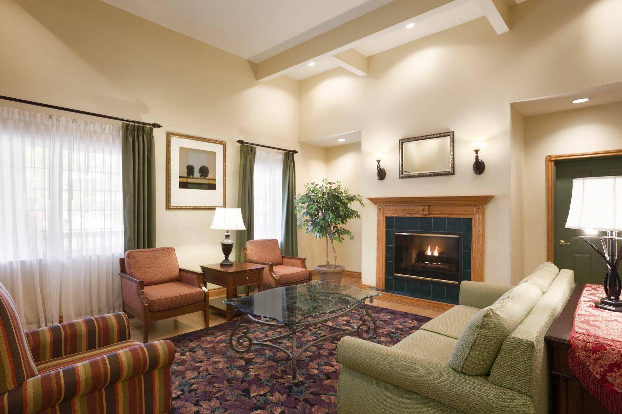 Hotel Country & By Radisson, Kalamazoo, Mi Kalamazoo