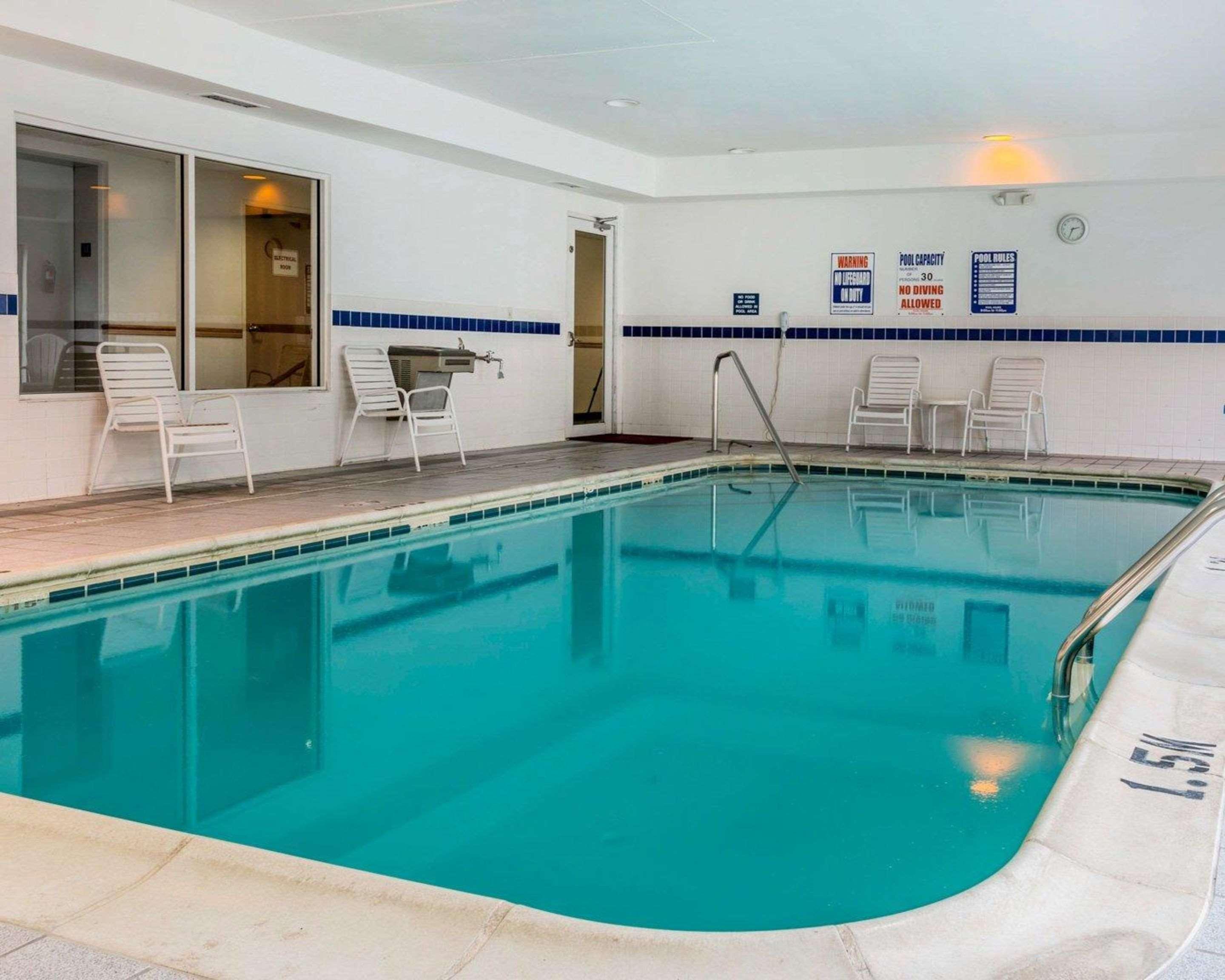 Inn Quality I-94 Near Wings Stadium 2*
