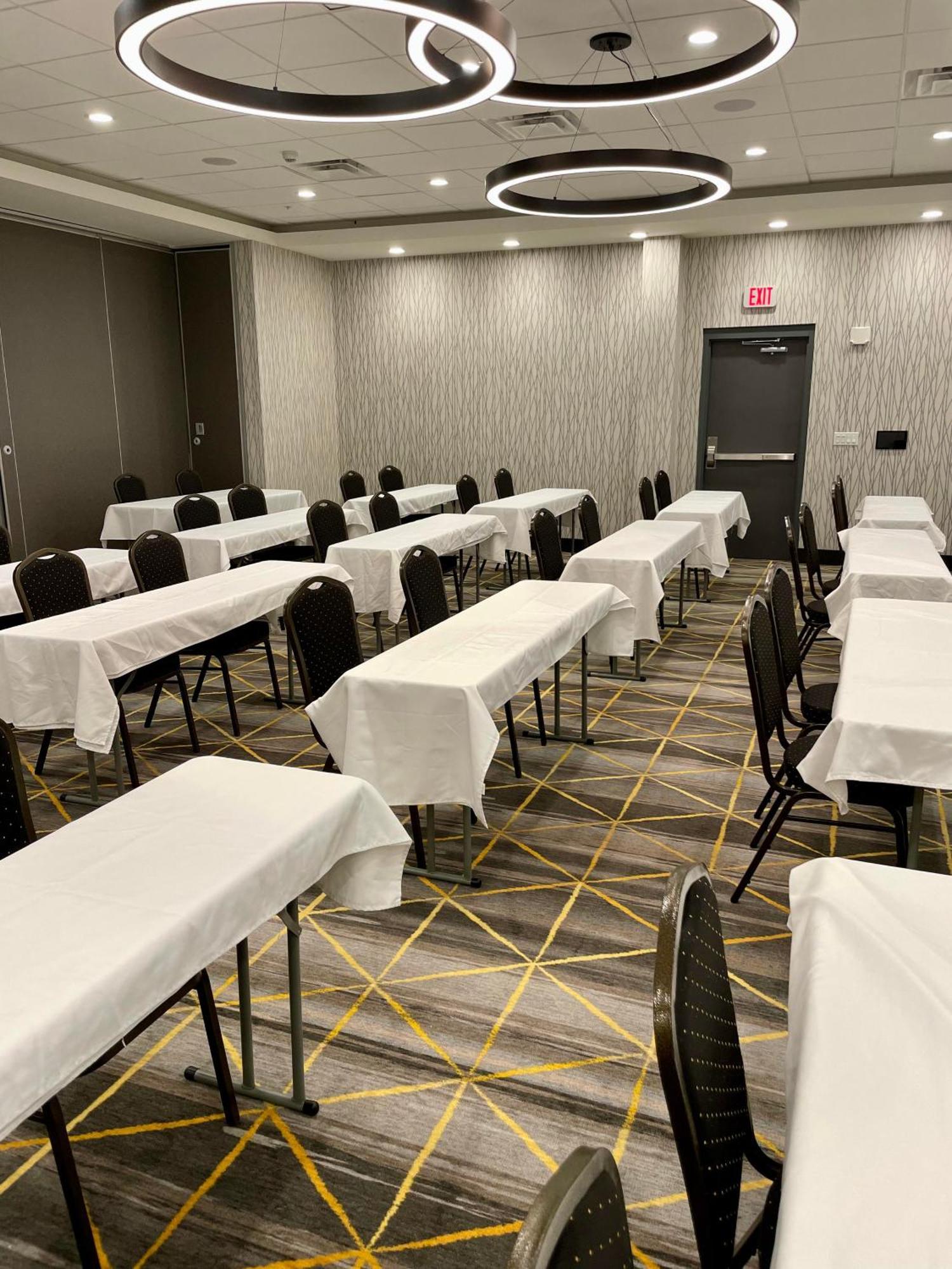 - West By Ihg Kalamazoo