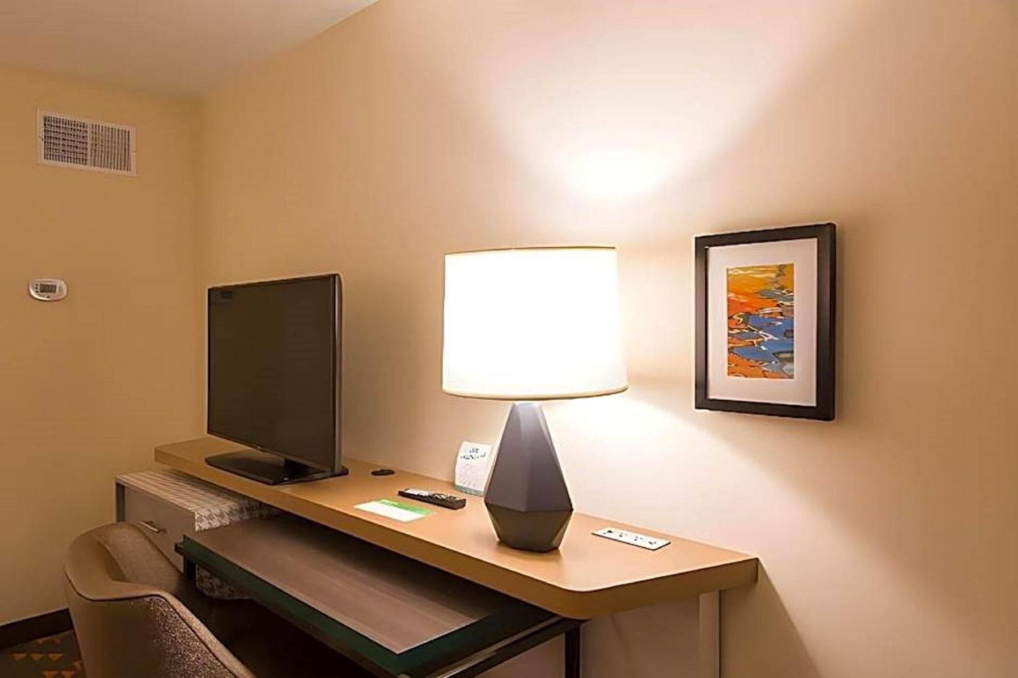 - West By Ihg Hotel Kalamazoo